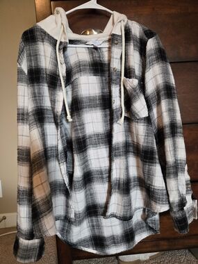 Time and Tru Black and White Plaid Hooded Shirt